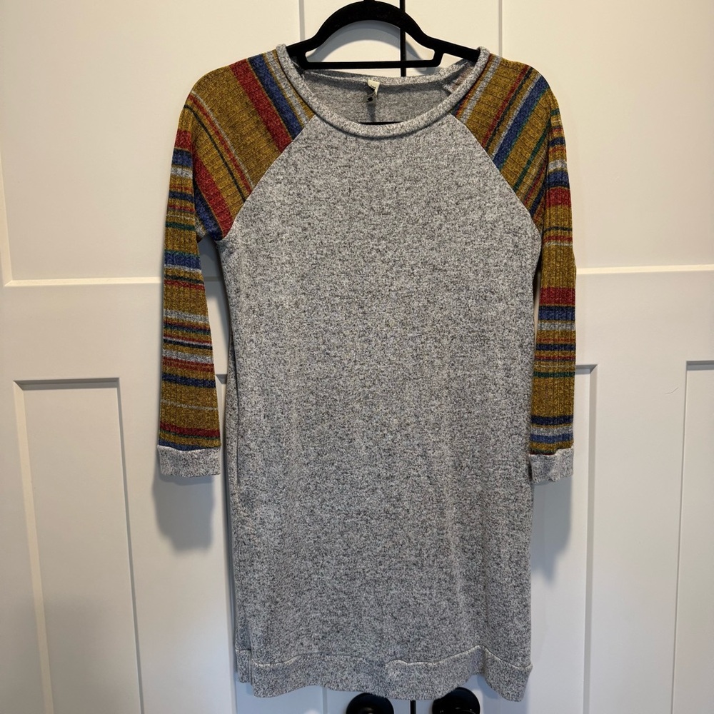 Pomelo Gray Dress with Striped Sleeves Size Large